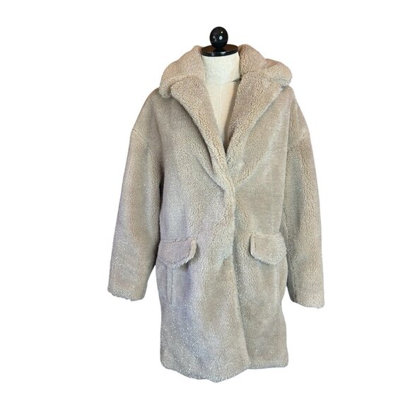 BCBG ladies Faux Fur Teddy Coat Cream SZ M NWT Warm Heavy Metallic - Picture 1 of 12